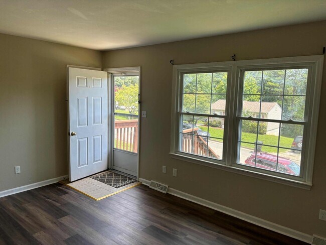 Foto del edificio - 5467 Winterset Dr