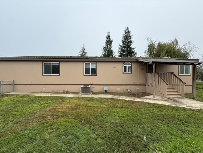 Building Photo - 3706 S Tegner Rd