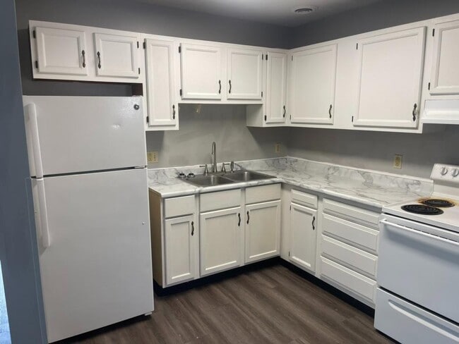 Building Photo - 1034 N 8th St