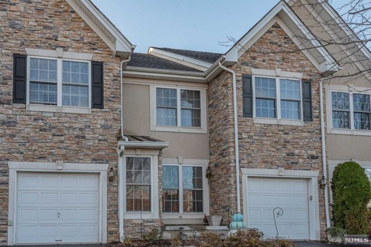 52 Spruce Ln, North Haledon, NJ 07508 Condo for Rent in North Haledon