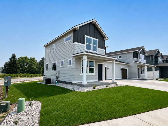 Building Photo - 421 Needlegrass Ln
