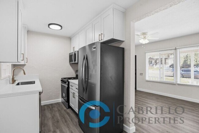 Foto del edificio - 2412 Chicago St