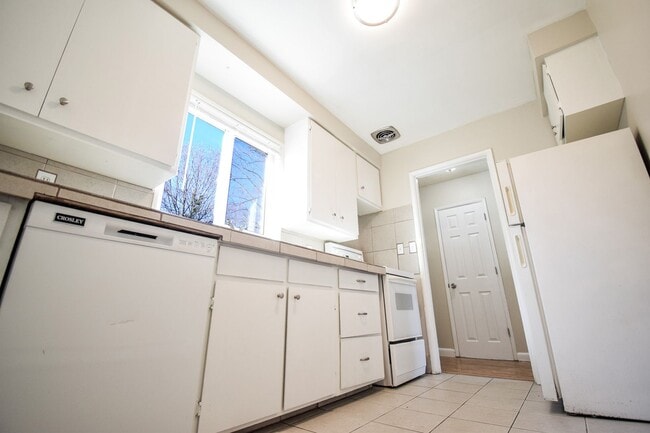 Building Photo - KIL-2121-2125