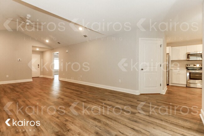 Foto del edificio - 153 Cottage Grove Rd