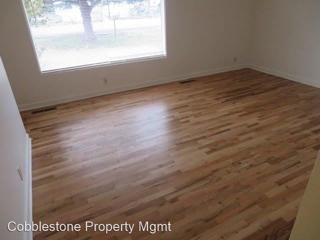 Building Photo - 2 br, 1 bath Apartment - 2415 S Pond