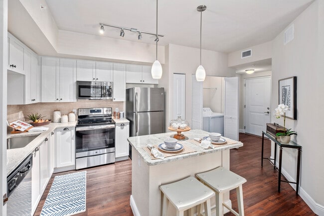 Building Photo - The Ellery