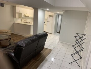 Building Photo - 356 Winfield Terr