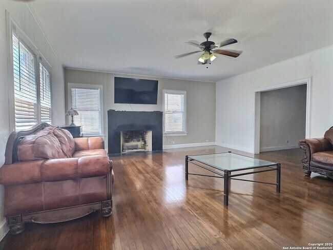 Foto del edificio - 119 E Ridgewood Ct
