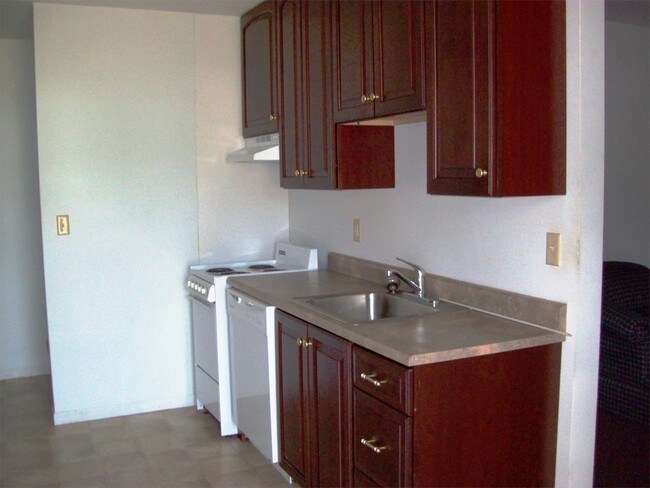 Building Photo - 19 Bob Cat Ct