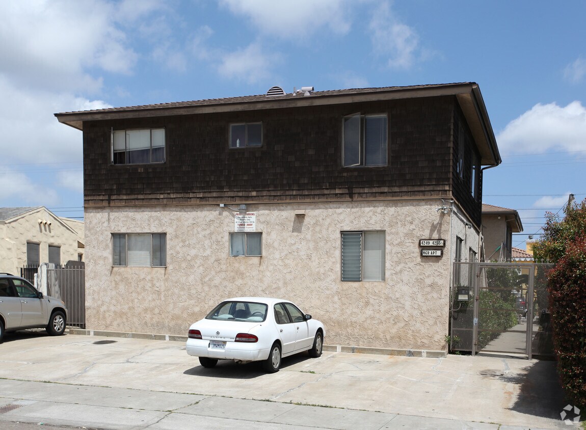 Foto del edificio - 4249-4255 Menlo Ave