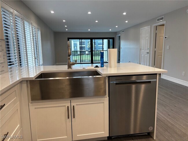 Foto del edificio - 1645 Spoonbill Ln