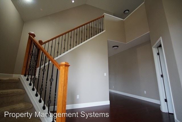 Building Photo - 4 br, 3 bath House - 3414 SE Aerie Avenue
