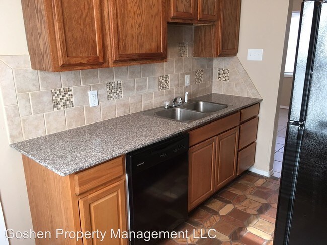 Foto del edificio - 4504 S Cedardale Ave