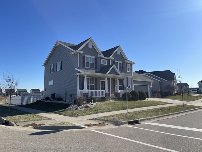 Building Photo - 113 Alton Dr