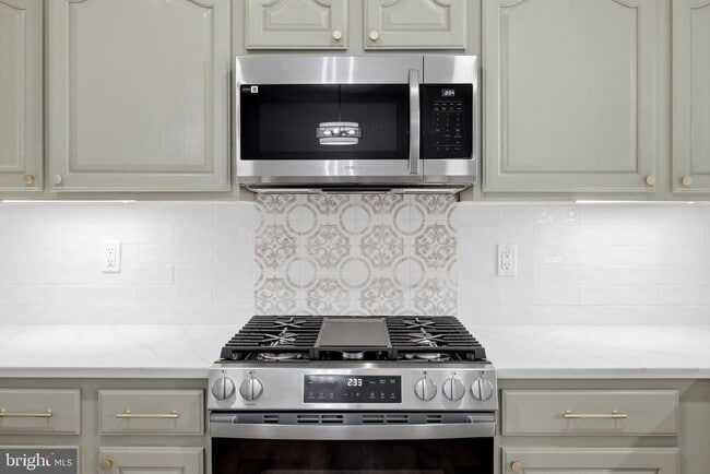 Building Photo - 8972 Benchmark Ln