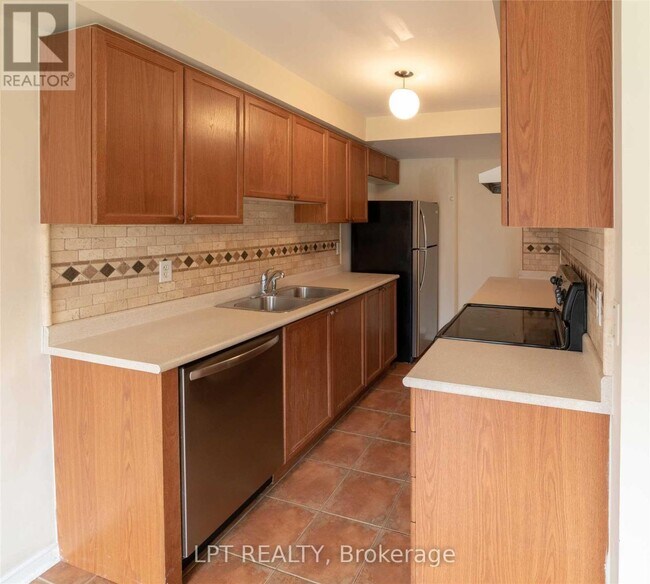 Building Photo - 4919 Southampton Dr