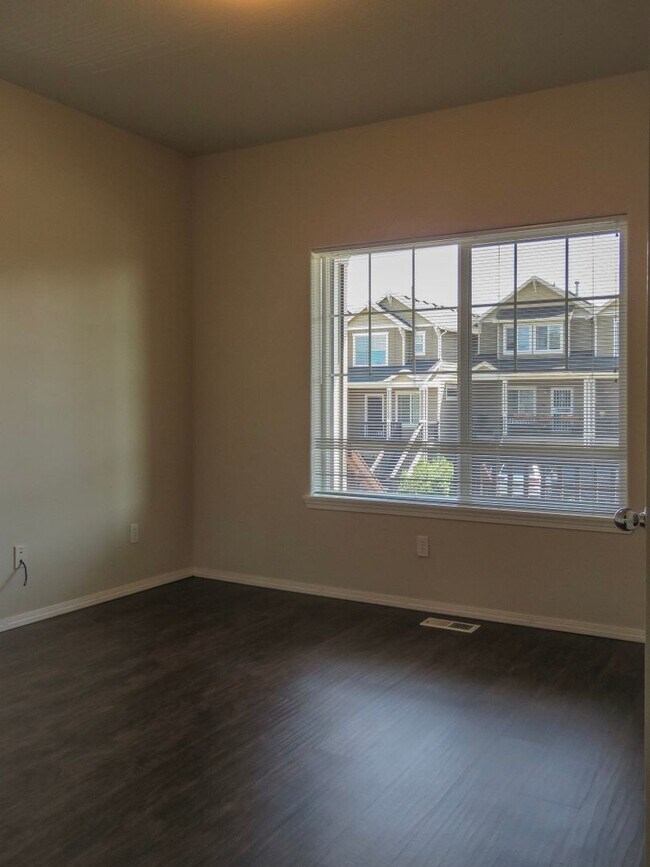 Foto del edificio - !!!! West Linn Townhome Available 3 Bedroo...