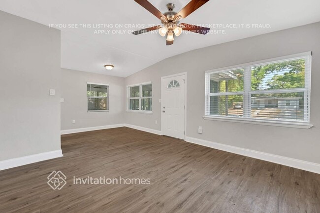 Building Photo - 1326 42nd St