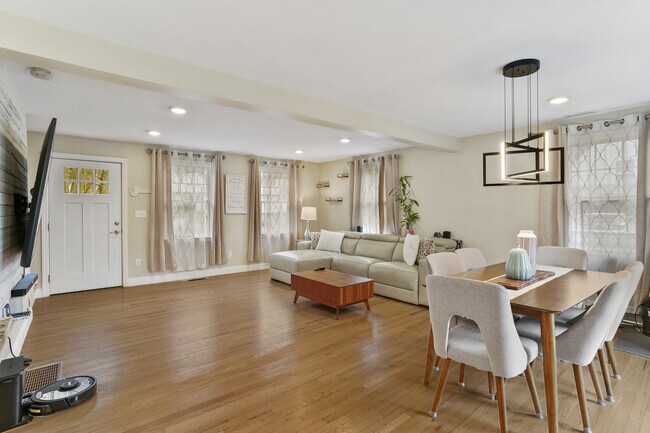 Foto del edificio - 253 Porter Ave