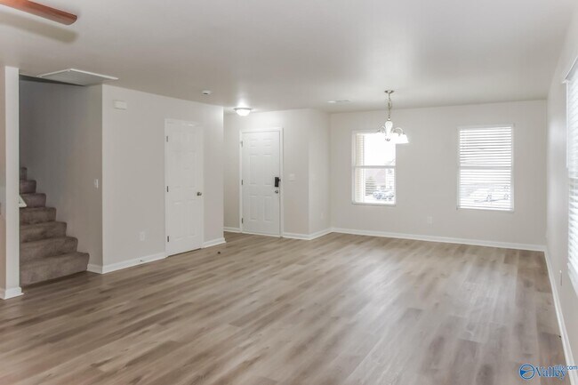 Building Photo - 174 Ranier St