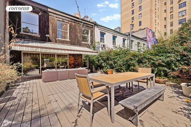 Building Photo - 212 W 15th St