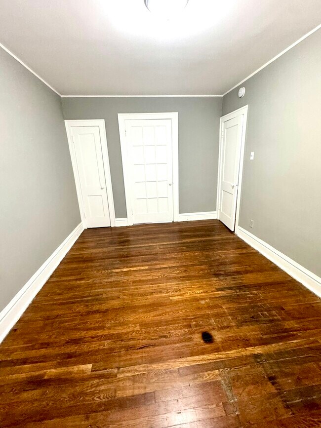 Building Photo - 4223 Ellenwood Ave