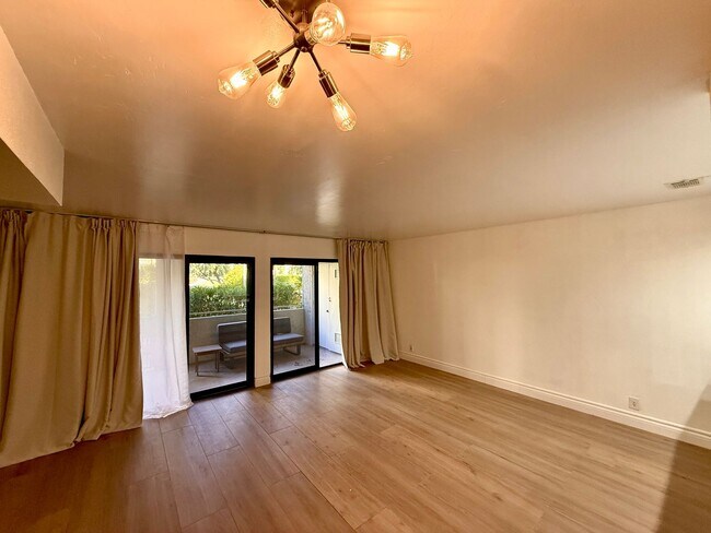 Foto del edificio - Riviera Gardens - LONG TERM - Unfurnished 2BR