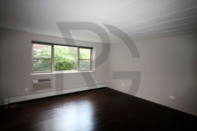 Building Photo - 6119 N Kenmore Ave