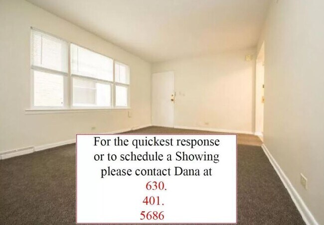 Living Room - 140 N Washington St