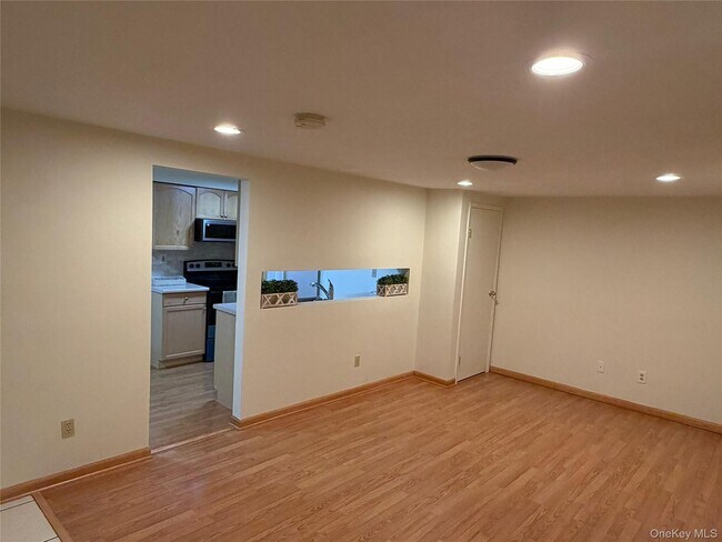 Foto del edificio - 182 Crystal Brook Hollow Rd