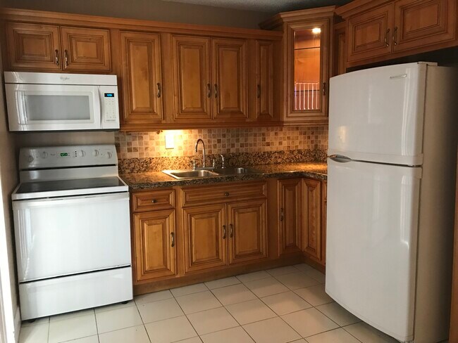 Kitchen - 581 NW 82nd Ct