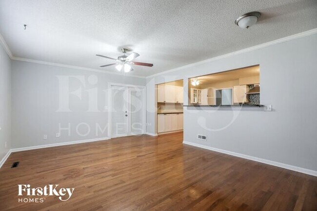Foto del edificio - 1512 Oxford Ct