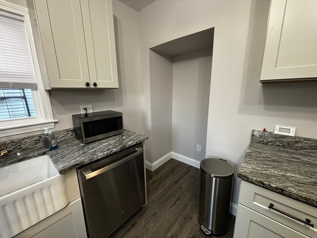 Building Photo - 546 Nantasket Ave