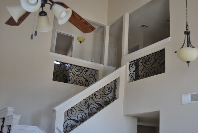 Building Photo - 265 Stoneheath Ct