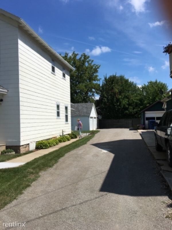 Foto del edificio - 1 br, 1 bath Apartment - 1116A Central St