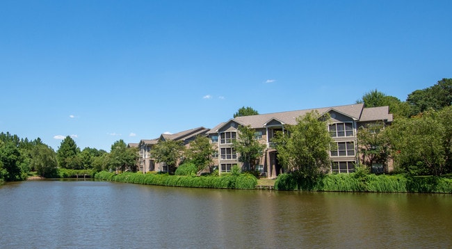 Primary Photo - The Lakes Apartments