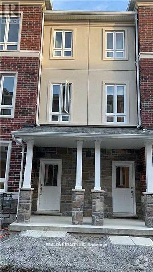 Building Photo - 70 Chicago Ln