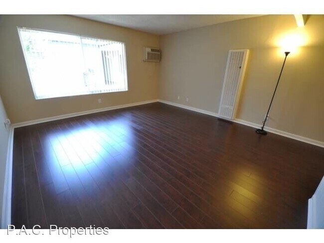 Building Photo - Studio, 1 bath Apartment - 7350 Kester Ave...