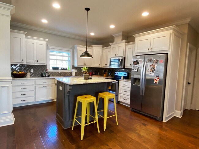 Building Photo - 4176 Old Ivy Trace