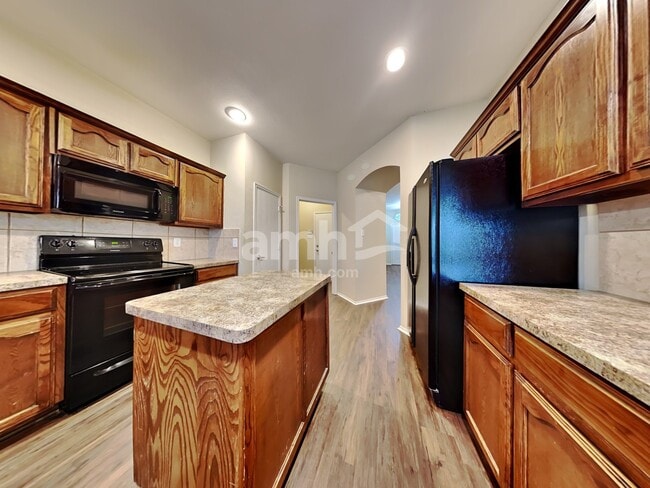 Foto del edificio - 7424 Alverstone Dr