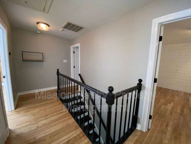 Building Photo - 2340 Pathfinder Cir