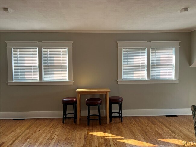 Building Photo - 1807 W Genesee St
