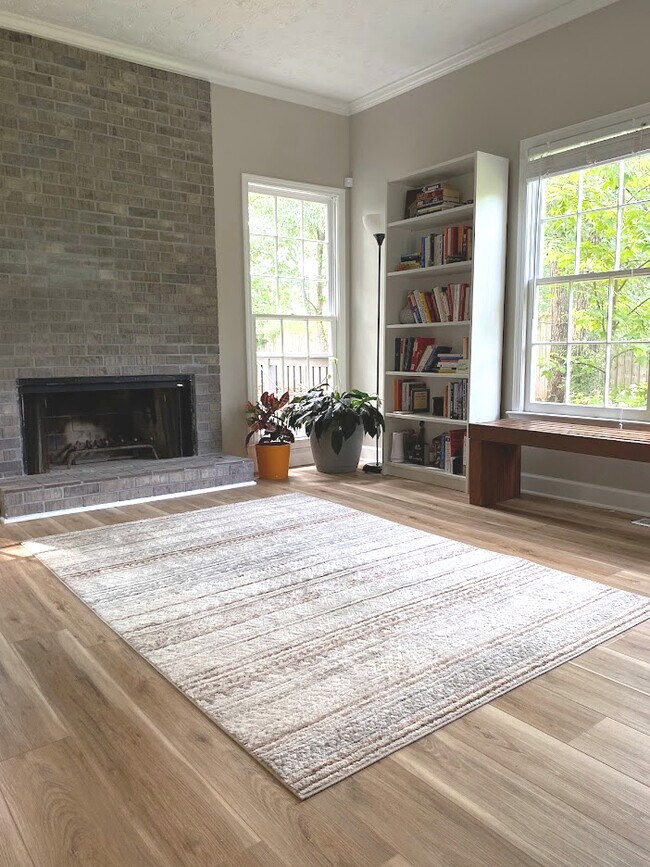 Building Photo - 2680 Sandstone Dr