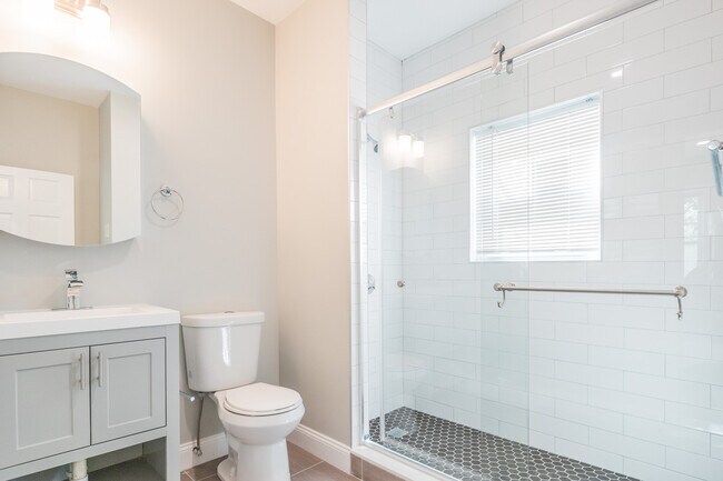 Foto del edificio - 16 Rossmore Rd