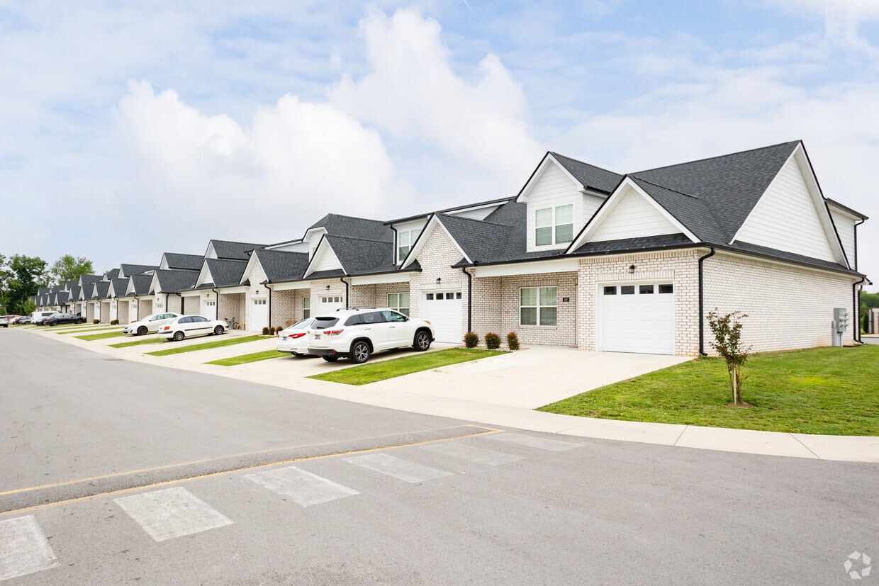 Primary Photo - South Maple Townhomes