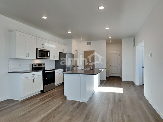 Foto del edificio - 23602 E 3rd Pl