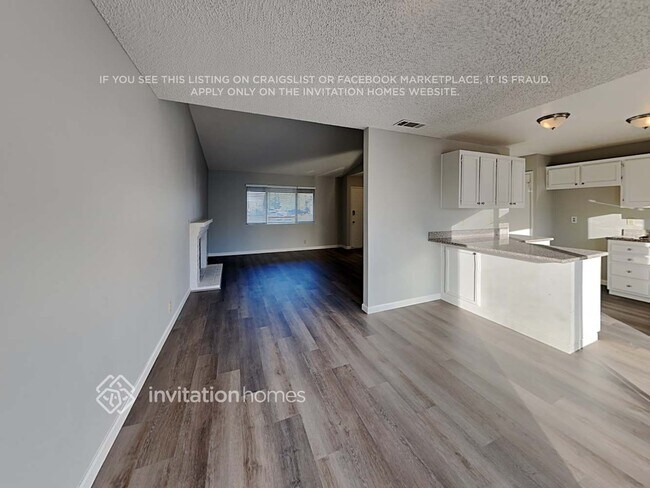 Foto del edificio - 609 Crested Dr