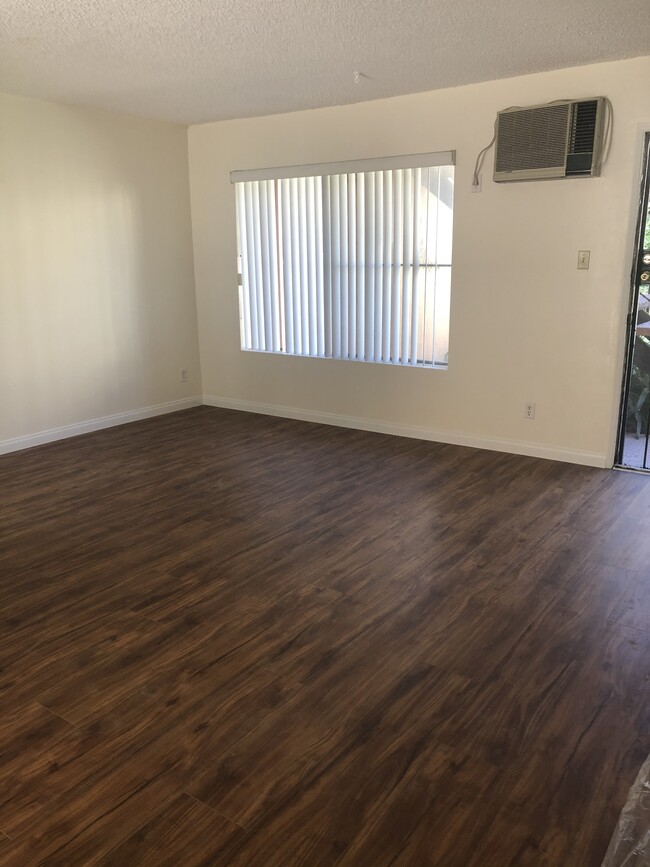 Living room and Entry - 10043 Sepulveda Blvd