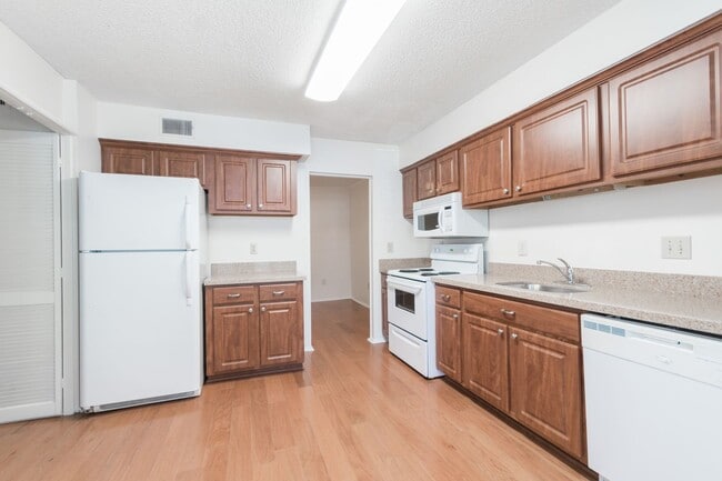 Building Photo - 2BR/2.5BA condo in Brandon Mill Farms in S...