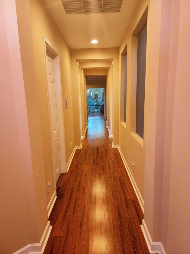 Foto del edificio - 7318 Bob O Link Way